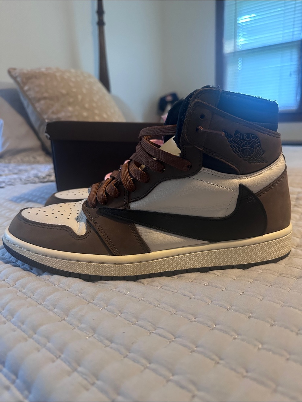 Nike Air Jordan 1 - Men’s 9.5/ Womens 11 - Picture 2 of 7